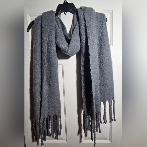 Super soft fringe scarf, 6ft long 21inches wide Gray - Picture 1 of 4